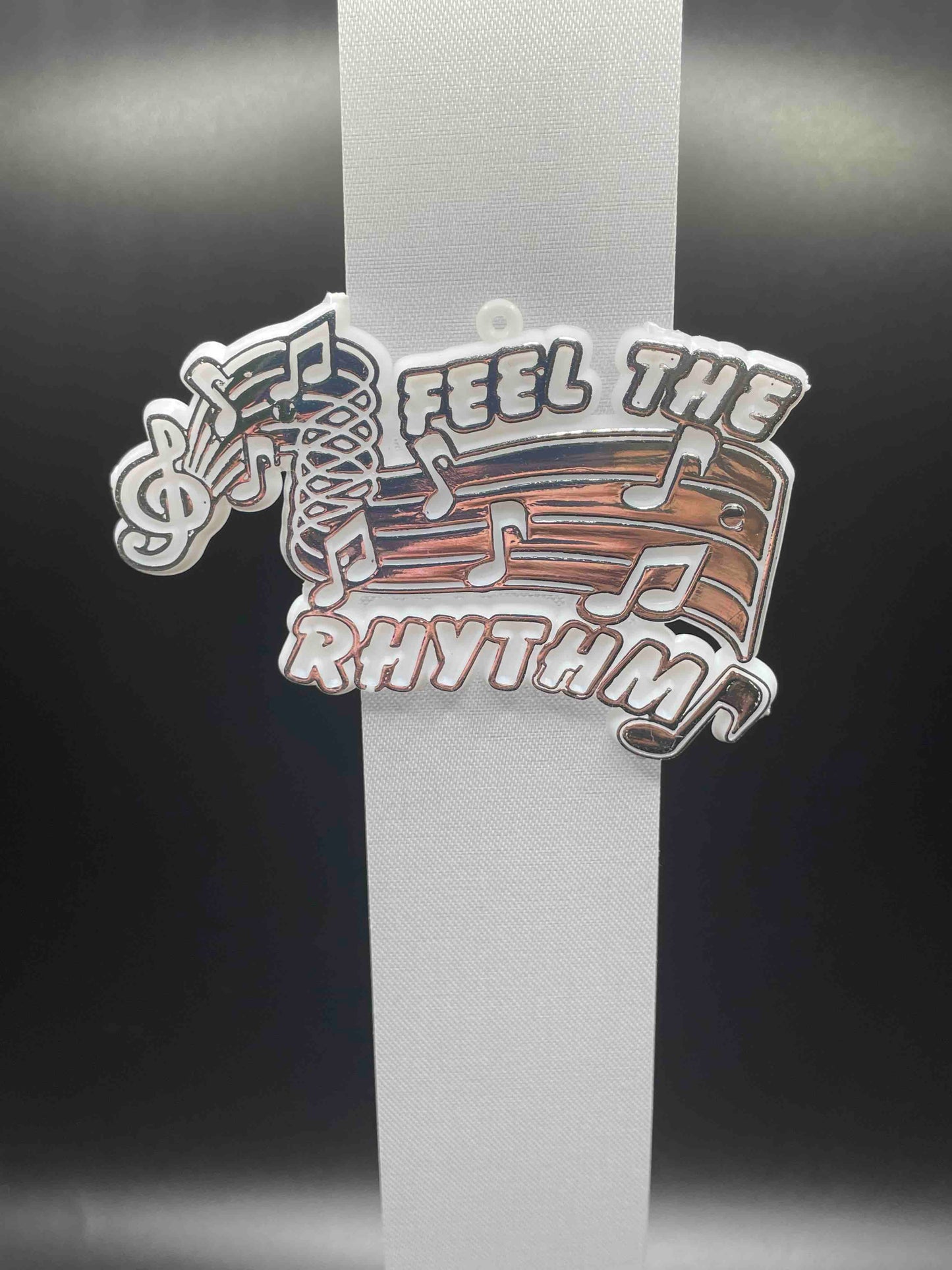 Feel The Rhythm Trinket, Silver - Classic Trinket-Included