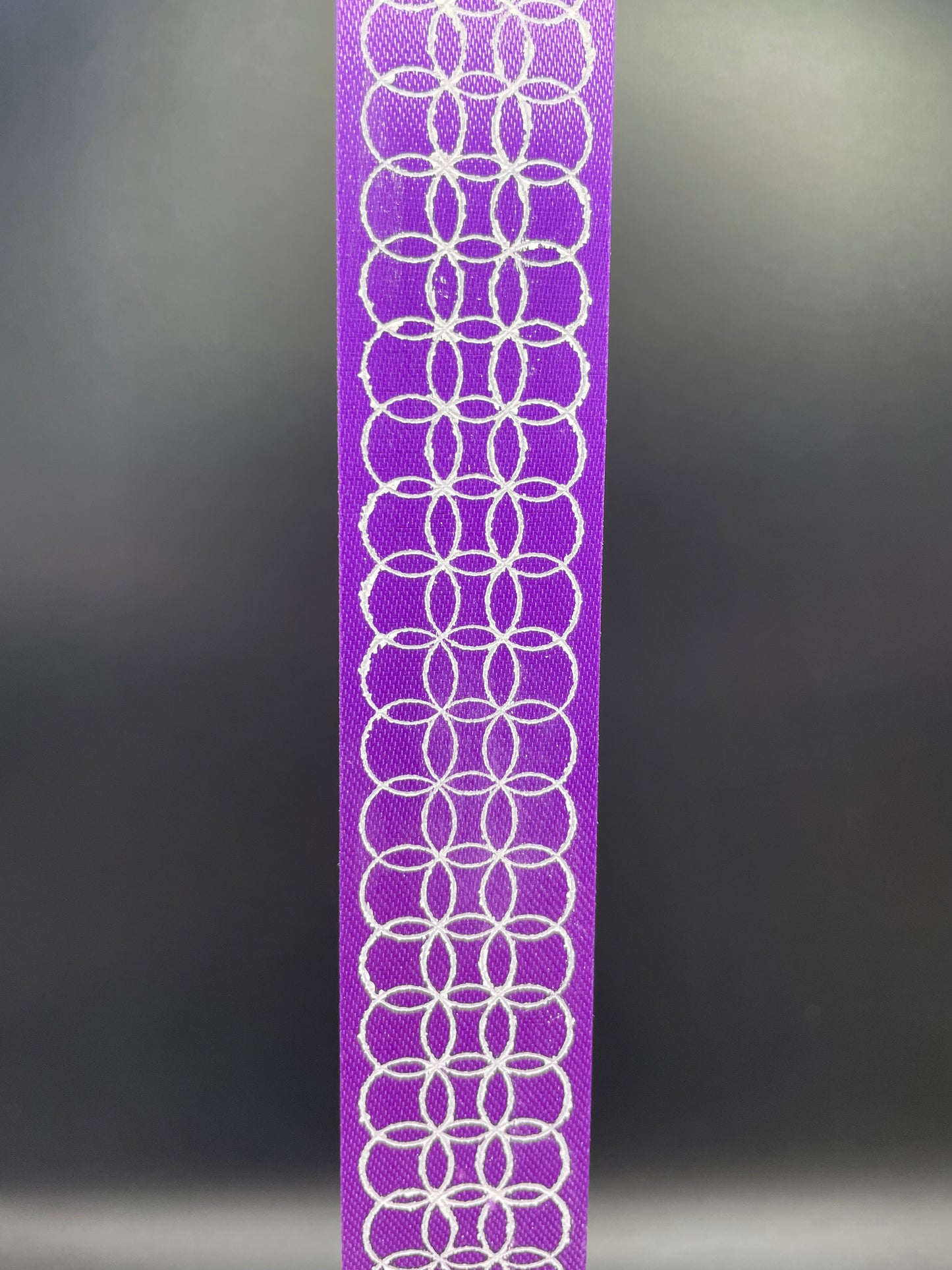 Circle Print, White on Purple -Thin Ribbon (included)