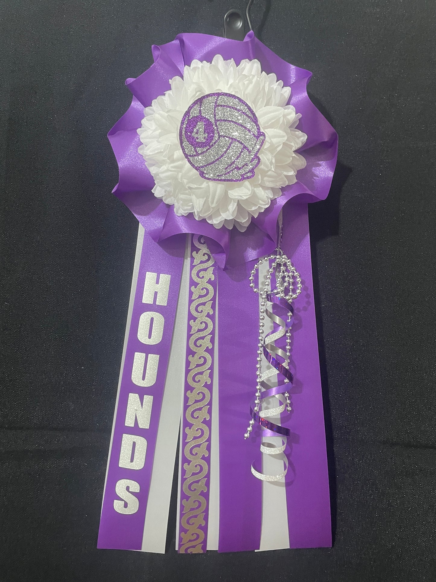 LOCKER MUM (comes with custom player's # cutout)