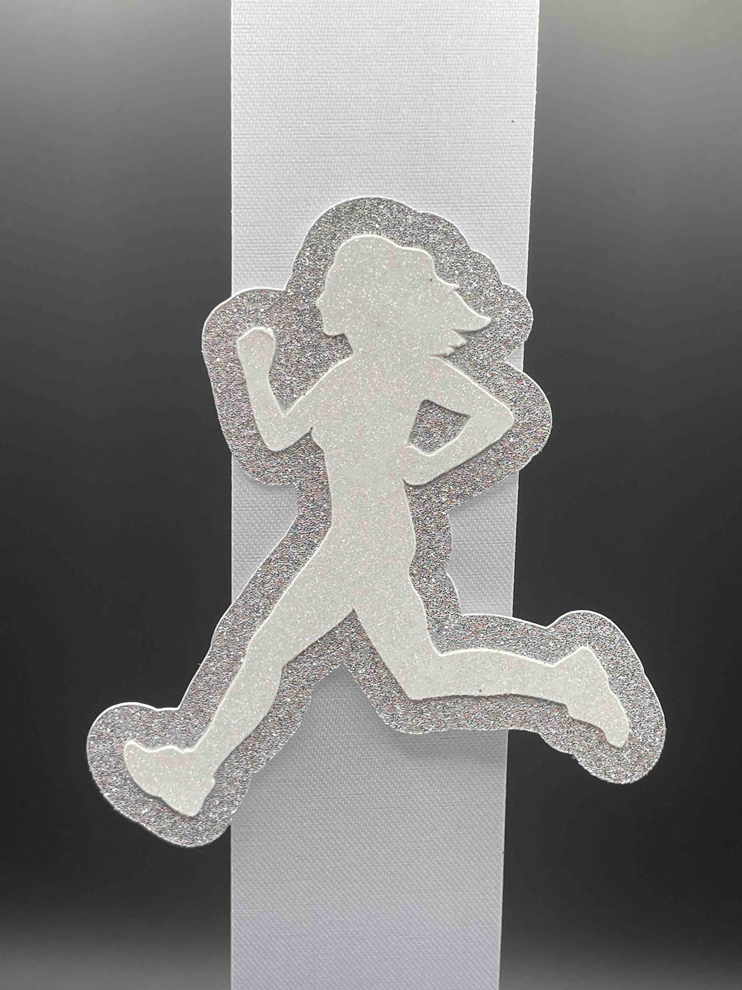 Runner, Female, Silver - Signature Trinket
