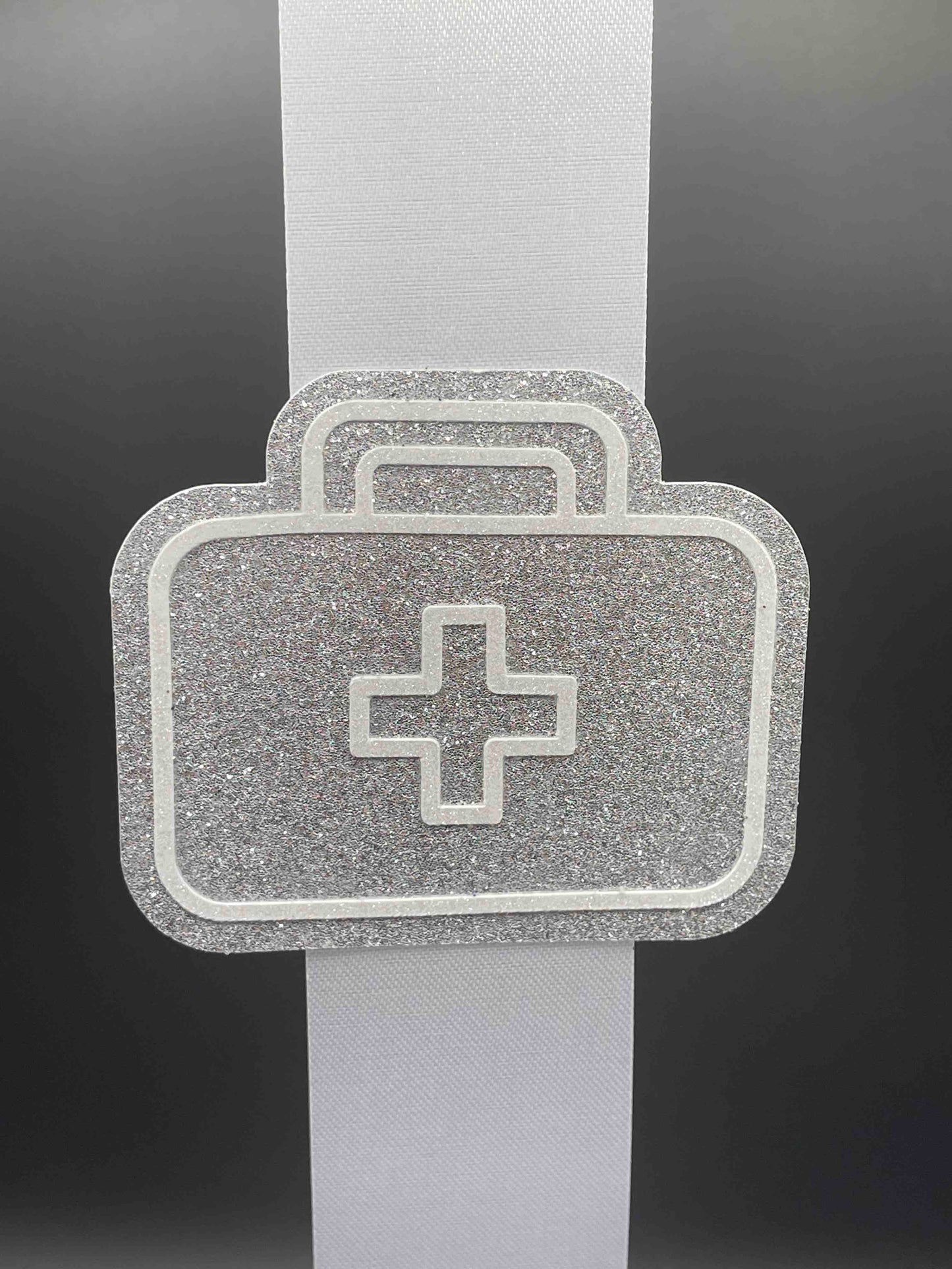 Trainer/Hosa Med Kit, Silver - Signature Trinket  (included)